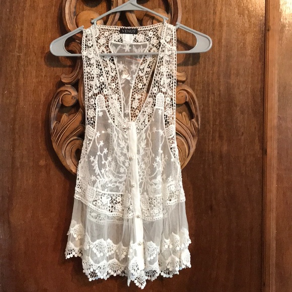 Very pretty lace vest. - Picture 1 of 6